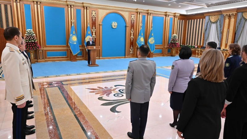 Жаңа жыл қарсаңында еліміздегі үш ведомство өкілдері баспаналы болды