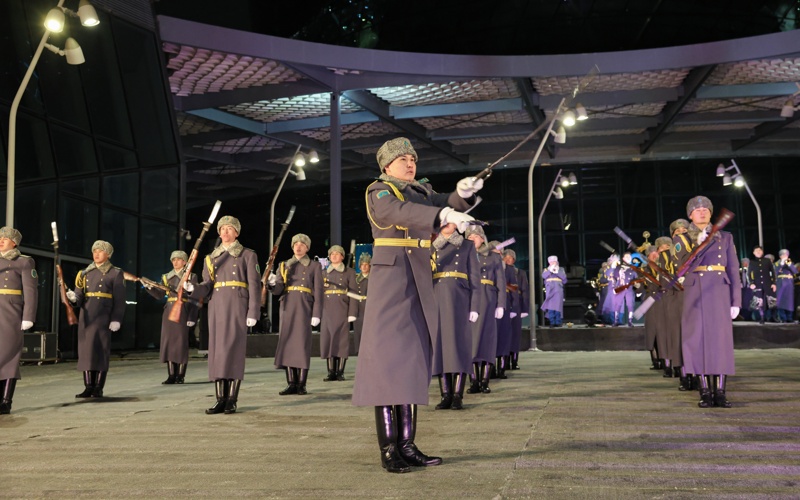 Плац-концерт к 115-летию Бауыржана Момышулы состоялся в Астане Плац-концерт к 115-летию Бауыржана Момышулы состоялся в Астане