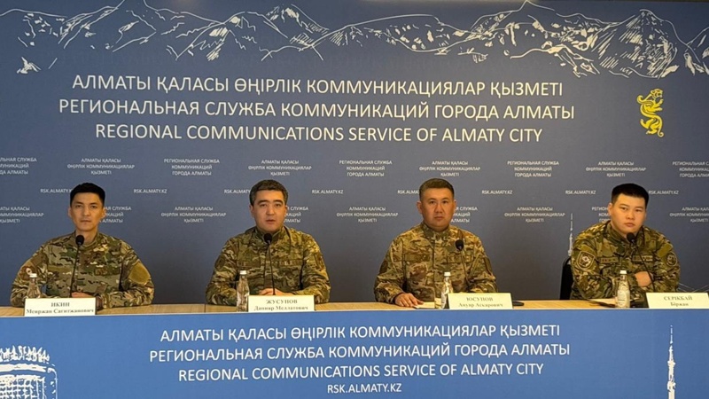 Құтқарушы бір адамның салмағын көтеретін мұздың қалыңдығы қандай болатынын айтты Құтқарушы бір адамның салмағын көтеретін мұздың қалыңдығы қандай болатынын айтты