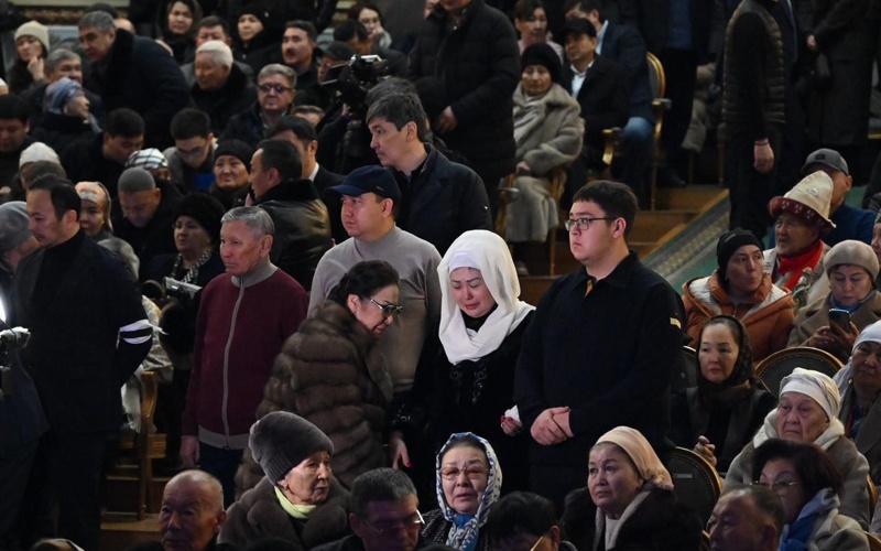 Almatyda &laquo;qazaqtyń Bekejanyn&raquo; aqtyq saparǵa shyǵaryp saldy 