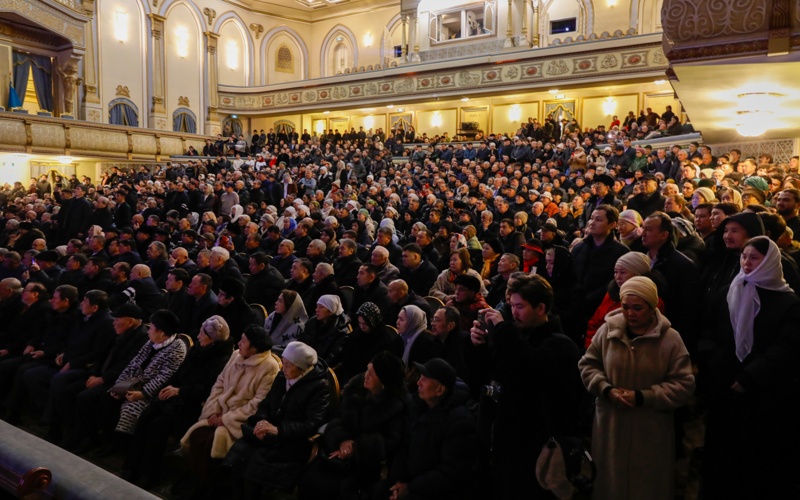 Алматыда Асанәлі Әшімовпен қоштасу рәсімі өтіп жатыр Алматыда Асанәлі Әшімовпен қоштасу рәсімі өтіп жатыр
