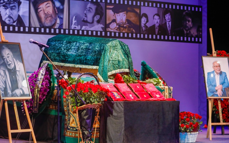 &laquo;Легенда большого искусства&raquo;: как в Алматы прощались с Асанали Ашимовым