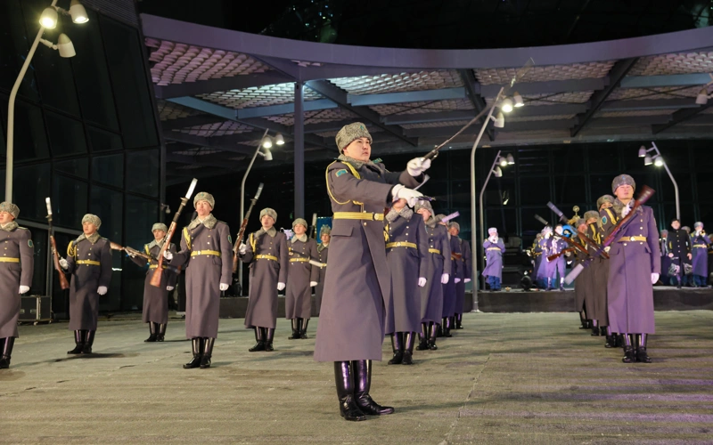 Плац-концерт к 115-летию Бауыржана Момышулы состоялся в Астане