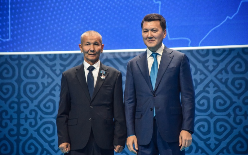 1300-ге жуық жұмысшы маман мемлекеттік мараптқа ие&nbsp;болды