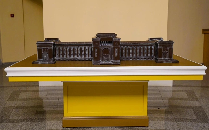 Город без барьеров: в Алматы представили тактильные макеты культурных объектов