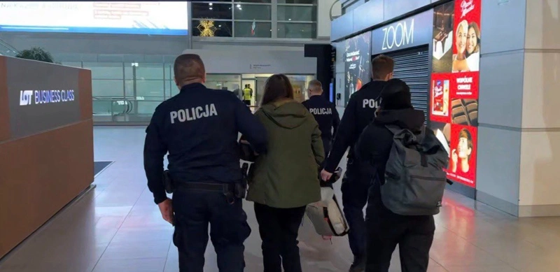 adam aǵzasyn saýdalaýmen aınalysqan kúdikti Polshadan ekstradıtsııalandy