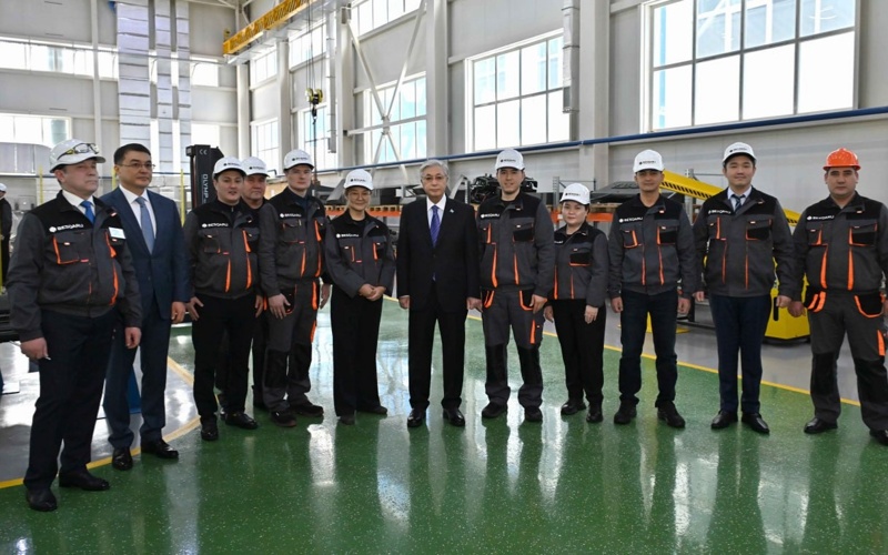 Президент Besqaru зауытымен танысты 