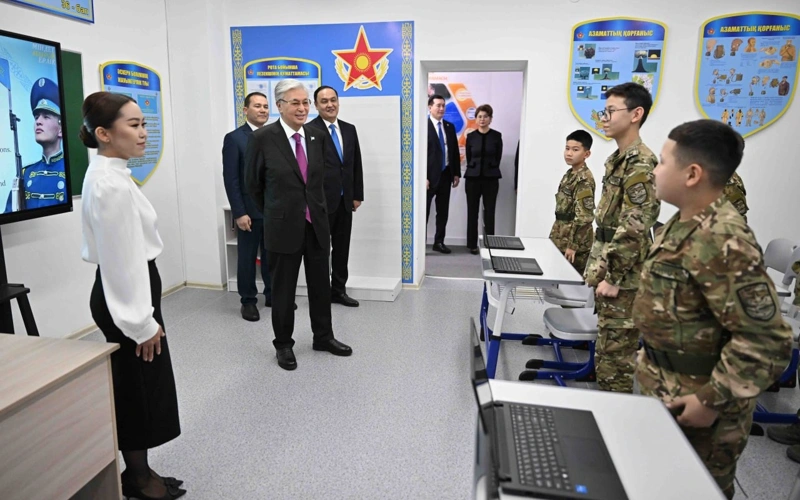 Kassym-Jomart Tokayev visits specialized military boarding school in Taraz
