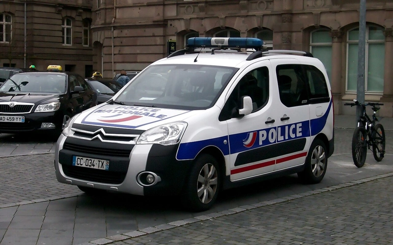 Очередное ограбление в Париже: у курьера украли драгоценности на 150 тысяч евро