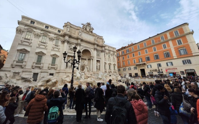 Italy expects record 20mn visitors in December