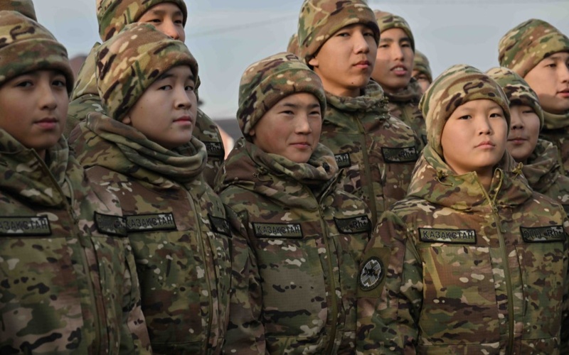 Kassym-Jomart Tokayev visits specialized military boarding school in Taraz