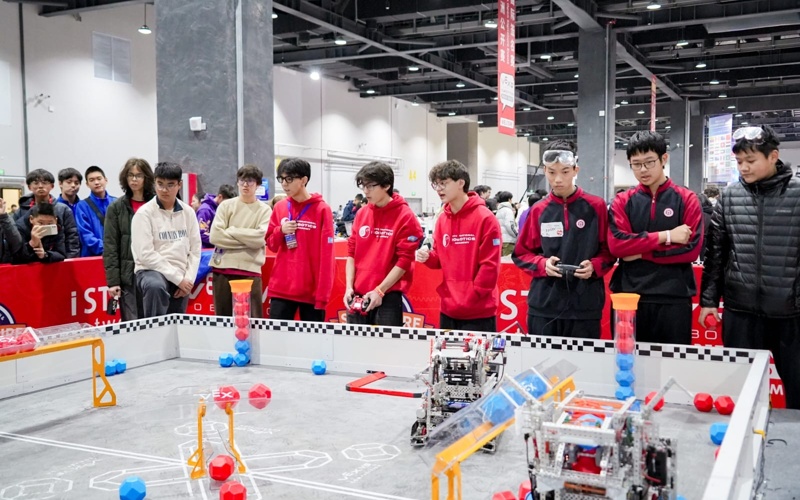 Алматинские школьники вошли в&nbsp;число сильнейших команд Азии по&nbsp;робототехнике