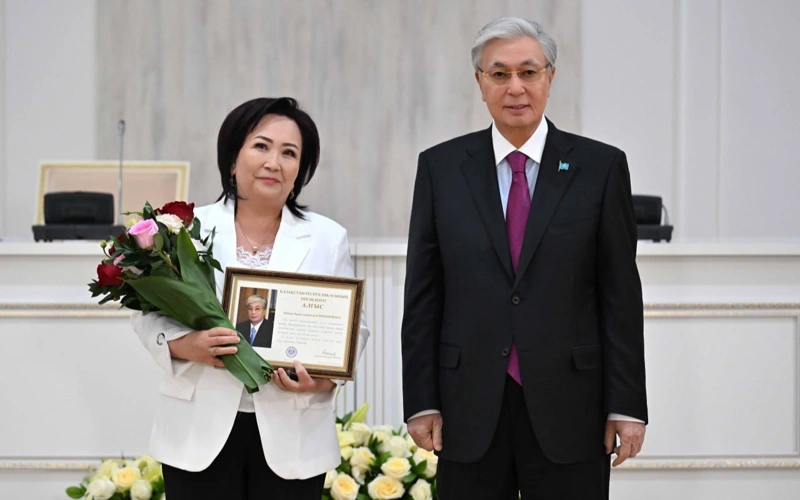 Kassym-Jomart Tokayev presented state awards to citizens of the Zhambyl region.