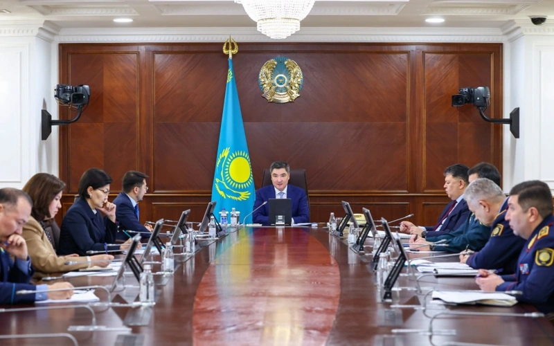 Олжас Бектенов провел заседание МВК по профилактике правонарушений и мерам безопасности в праздничные дни 