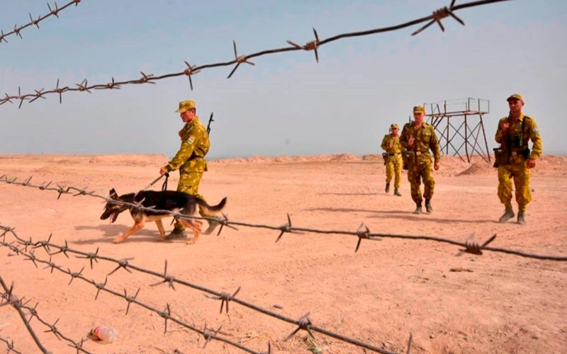 Двое таджикских военных погибли в ходе столкновения на границе с Афганистаном
