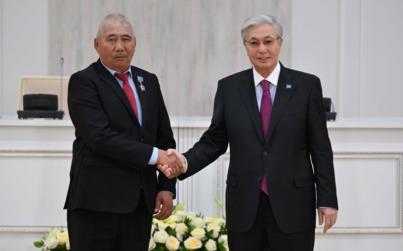 Kassym-Jomart Tokayev presented state awards to citizens of the Zhambyl region. Kassym-Jomart Tokayev presented state awards to citizens of the Zhambyl region.