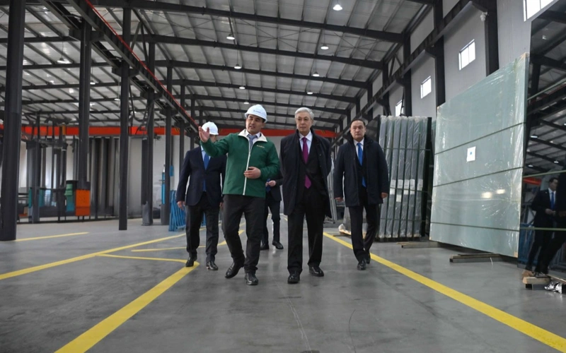 Президент Dala Glass әйнек өндіретін кәсіпорын қызметімен танысты