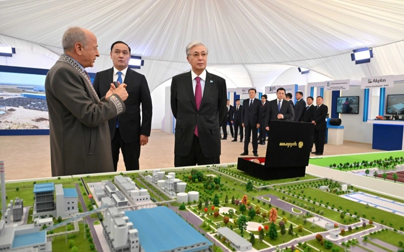 Мемлекет басшысы «Тараз» шағын индустриалдық аймағын аралап көрді