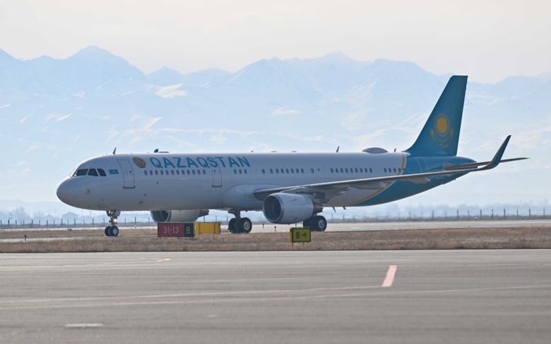 国家元首抵达江布尔州开始进行工作视察