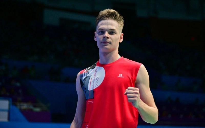 Дмитрий Панарин стал победителем международного турнира по бадминтону в Дакке