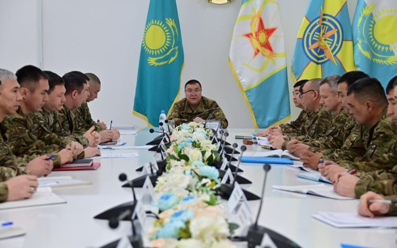 Қорғаныс саласындағы сенімді бақылау: Әскери өкілдіктер орталығының рөлі