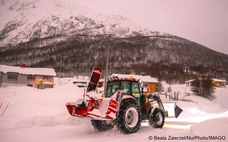 Шторм в Скандинавии привел к гибели людей и массовым отключениям электроэнергии