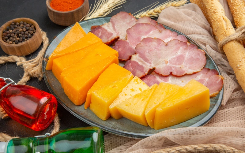 сыры, колбасы
