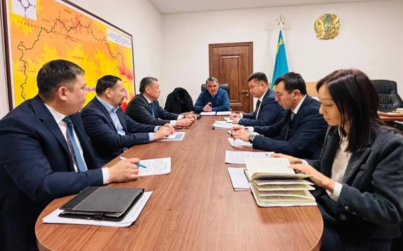 Более 300 км каналов очистили в Алматинской области для защиты от паводков