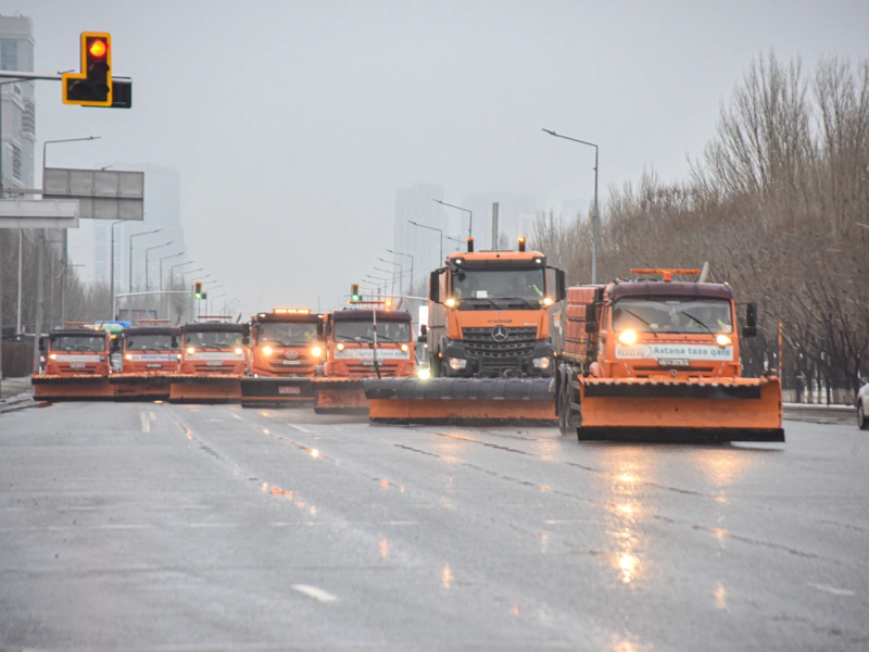 Астана, непогода, гололед, уборка улиц 