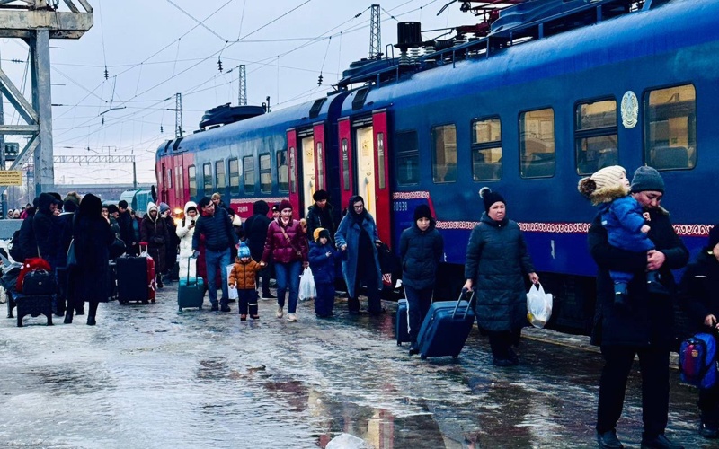 Более 320 человек пересели на&nbsp;электропоезда из-за непогоды в&nbsp;Казахстане