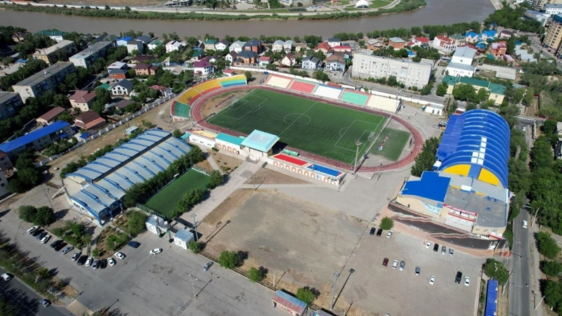 Atyraýdaǵy «Munaıshy» stadıonyn jańǵyrtý jumysy 7,4 mlrd teńgege baǵalandy