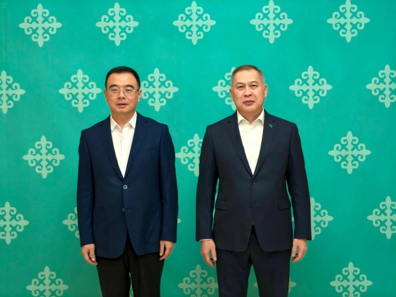 哈萨克斯坦驻华大使会见中国外交部部长助理