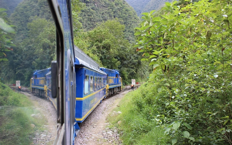 Train collision in Peru kills 1, injures 30