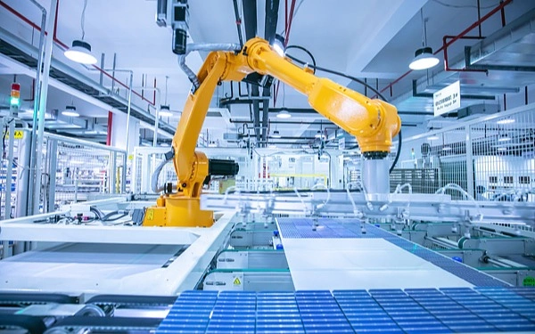 China's manufacturing PMI returns to expansion at 50.1 in December