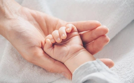 она ва чақалоқ