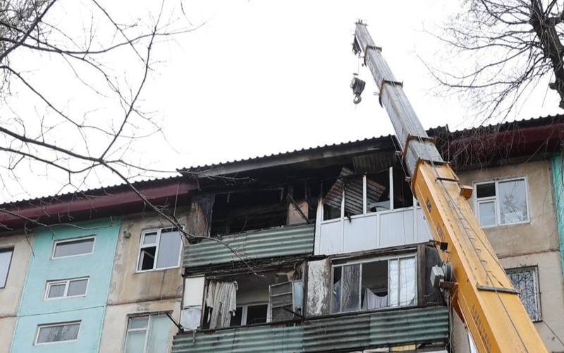 В Таразе после пожара в многоэтажке объявили ЧС на объекте