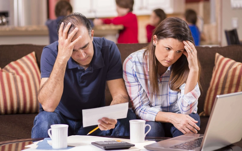 Почти половина американцев испытывает финансовые трудности — опрос