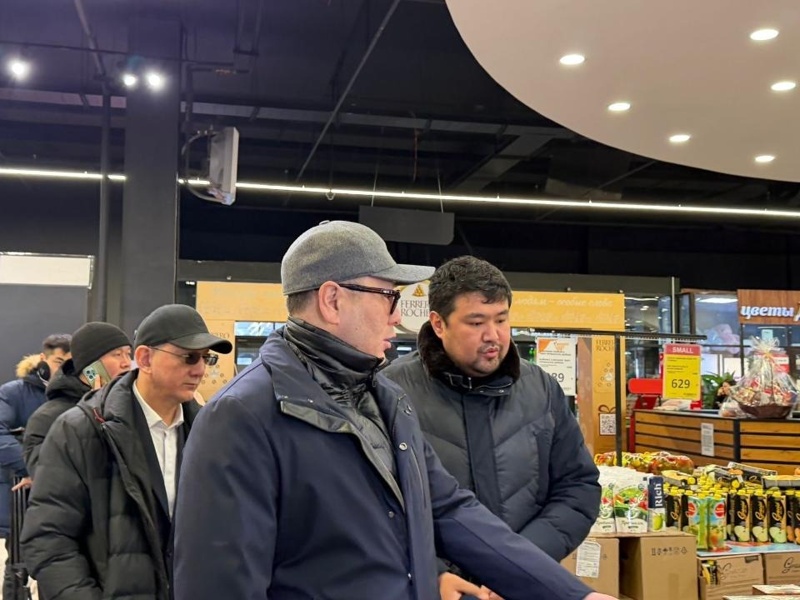 Министр торговли и интеграции РК Арман Шаккалиев проверил цены в Астане