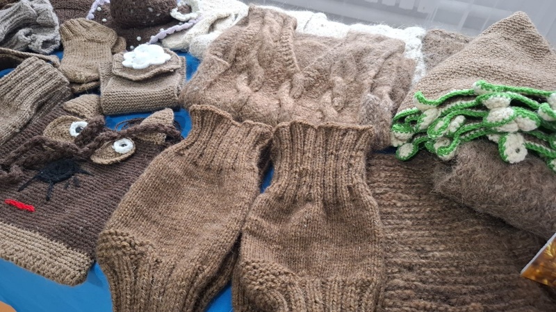 түйе жүнінен тоқылған киім-кешек