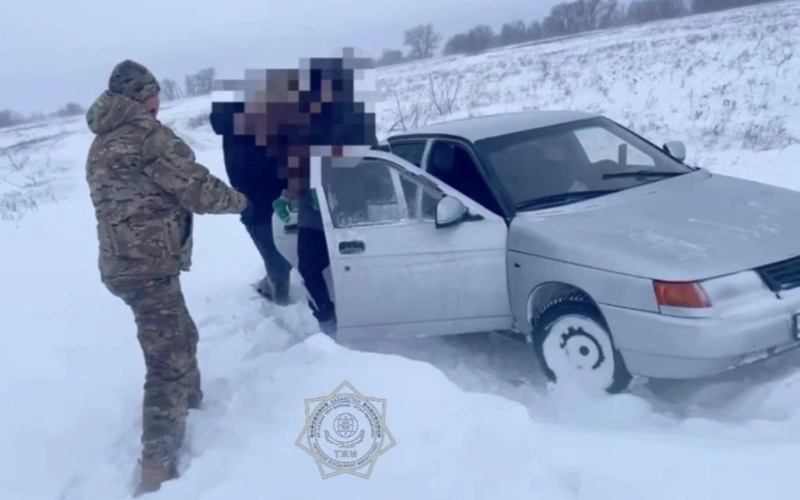 В ЗКО из снежных заносов спасли 18 человек