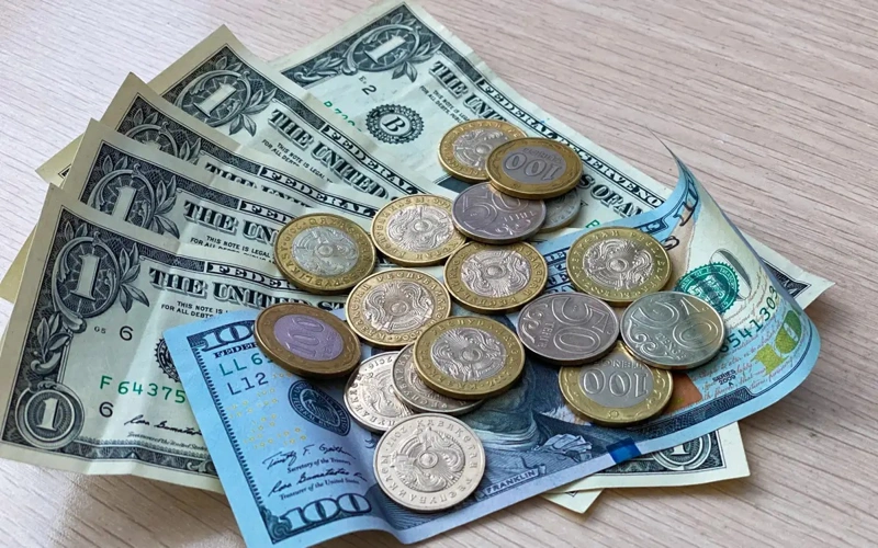 Бугун Қозоғистонда доллар қанча тенгедан сотилади