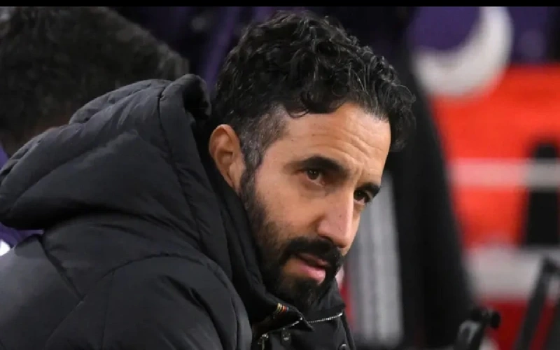 «Манчестер Юнайтед» уволил главного тренера