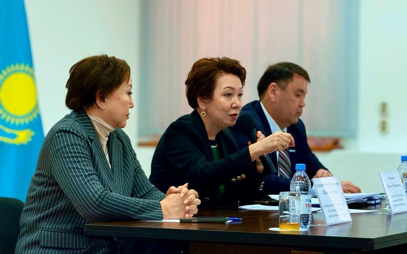 Депутаты разъяснили банкирам в Актобе ключевые законы 2025 года