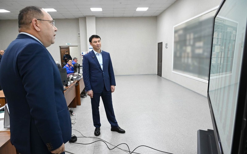 Дархан Сатыбалды ознакомился с внедрением цифровых решений в системах жизнеобеспечения Алматы