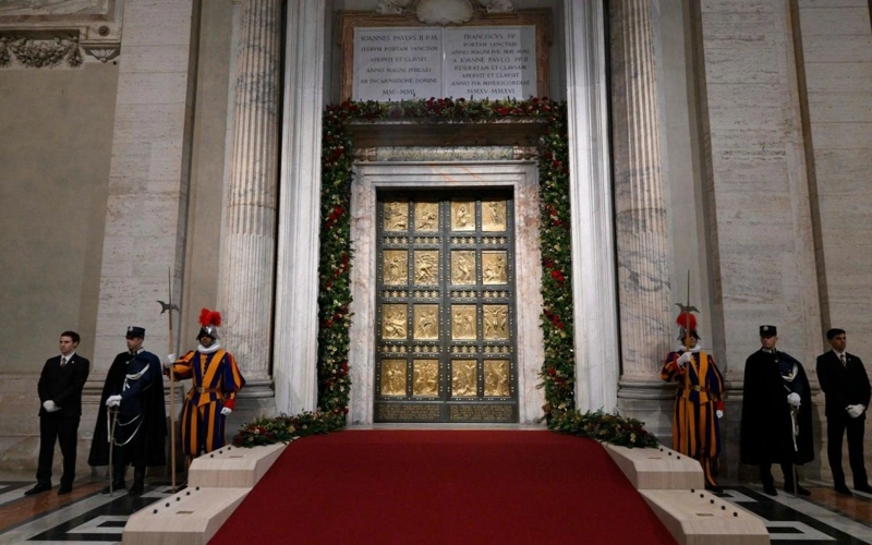 Rite for the closing of Holy Door at St. Peter’s Basilica, Vatican, Rome, religion