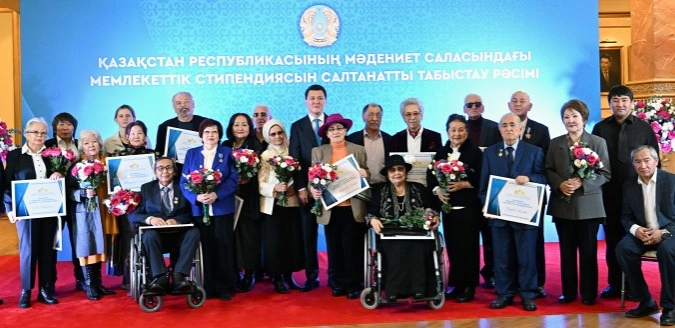 Мәдениет қайраткерлері мемлекеттік стипендиямен марапатталды