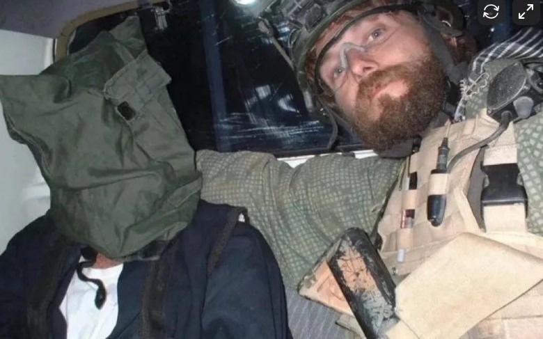 The out-of-context image purports to show a U.S. serviceman posing with Maduro.