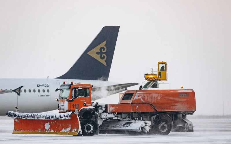 Snowstorm in Astana: Dozens of flights delayed at international airport