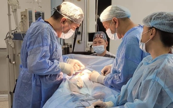 Rare large tumor removal surgery saves 4yo in Shymkent
