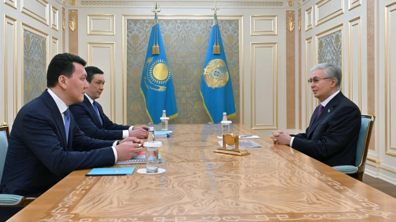 Глава государства провел рабочее совещание по Парламентской реформе